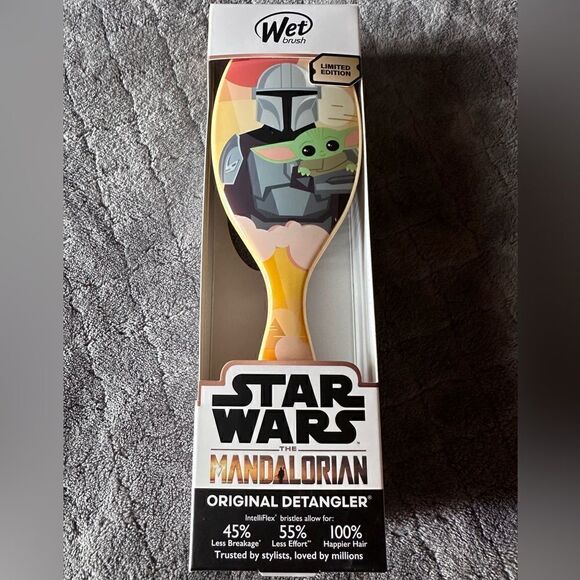 WET Brush Original Detangler Brush Star Wars Limited Edition - Picture 1 of 1